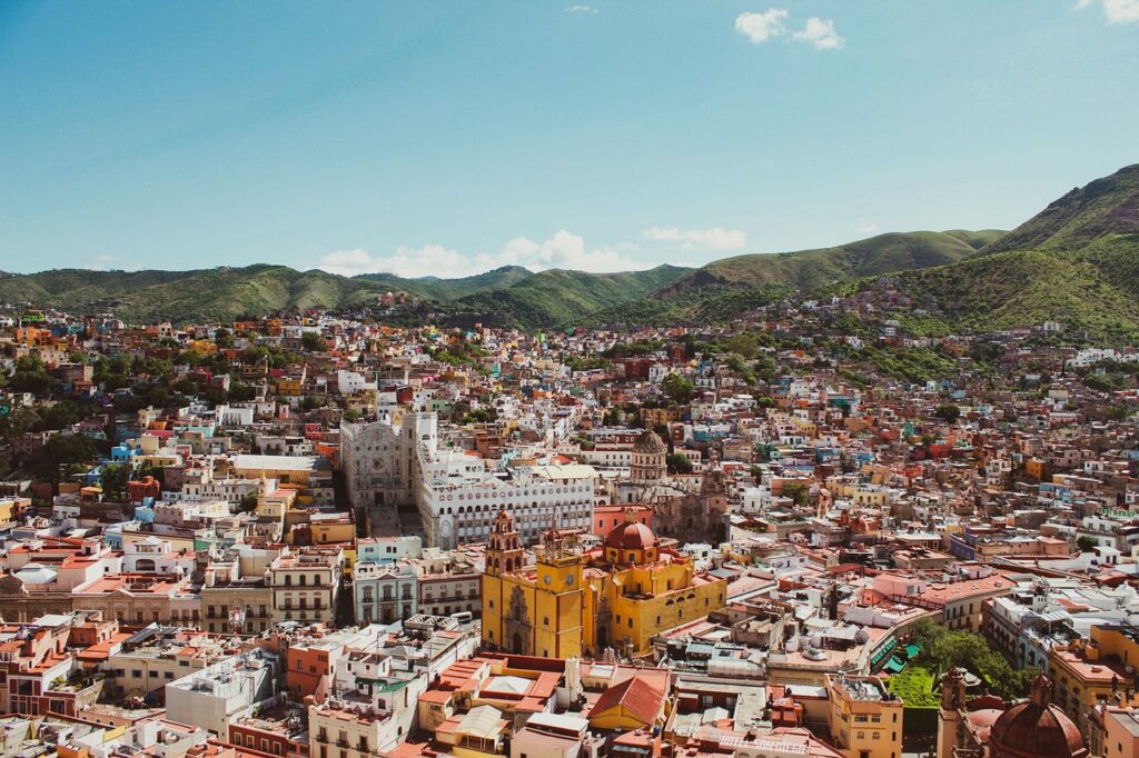 guanajuato city buildings mountains 5838206