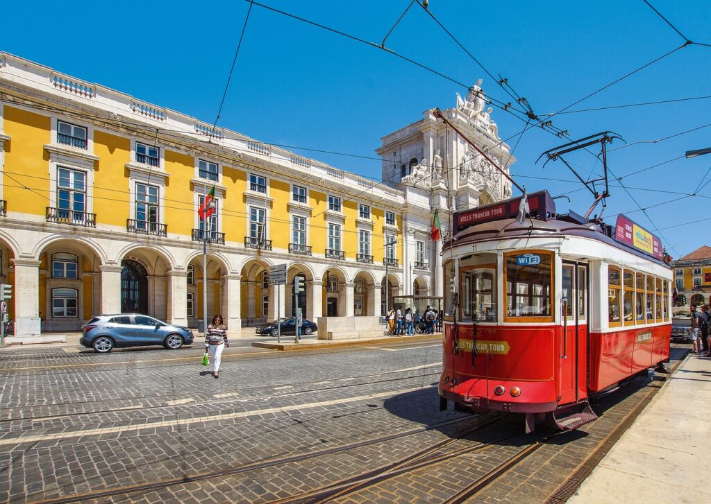 tram train road building monument 4379656